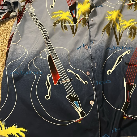 Guitar Hawaiian button shirt - Picture 3 of 3